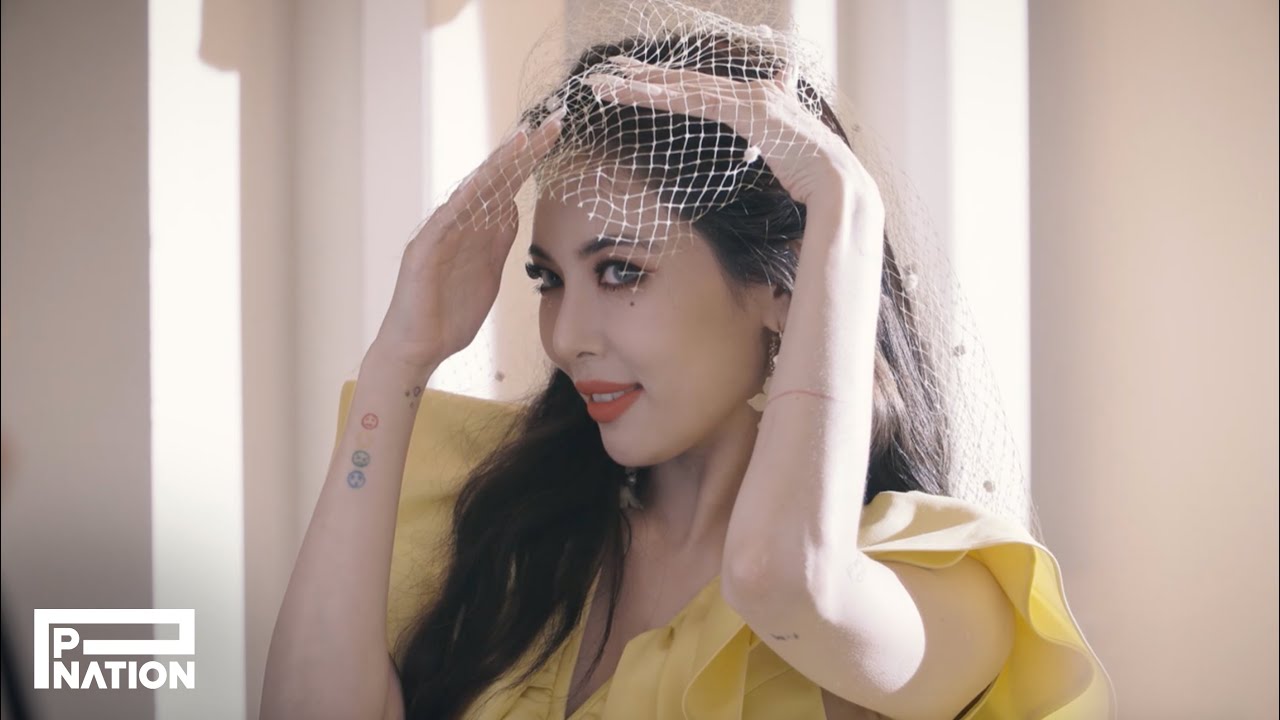 현아 (HyunA) - 'FLOWER SHOWER' MV Behind The Scenes