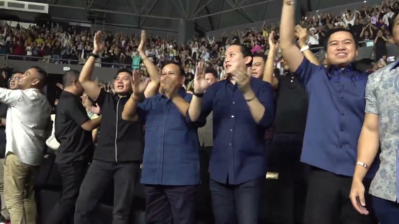 Malam Minggunya Pak Prabowo, Nonton Konser Ari Lasso