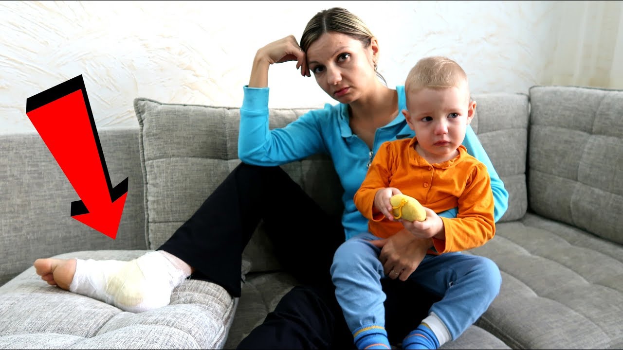 Mama și-a rupt piciorul?