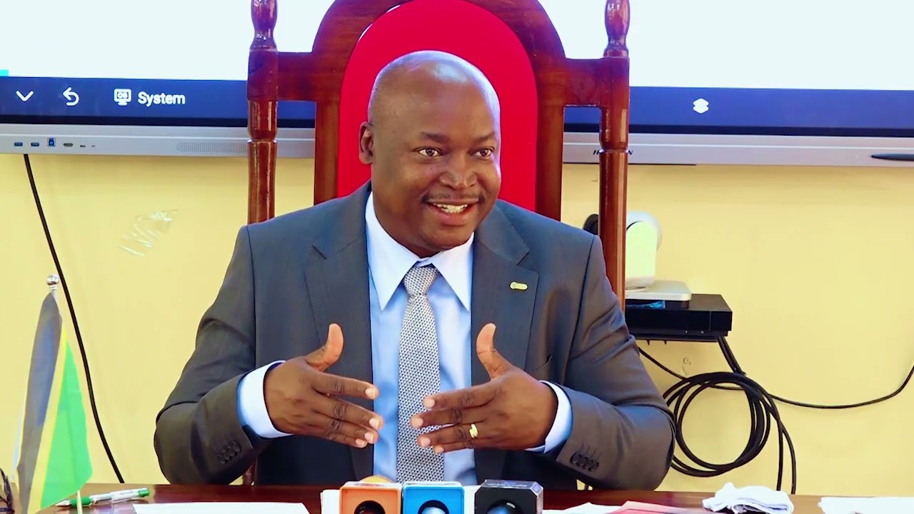 ' ....msukumo wa nje usitutoe kwenye malengo ya Elimu yetu....'
