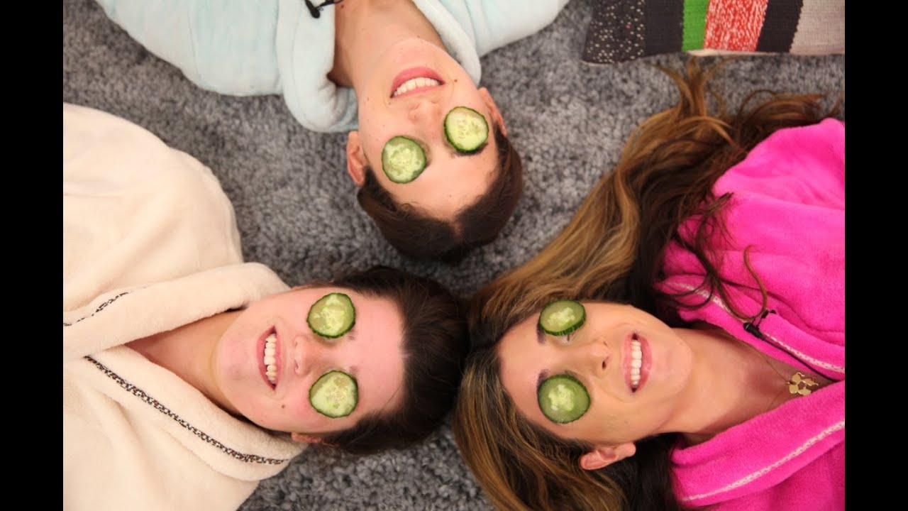 GIRLY PAMPER EVENING WITH LILY PEBBLES, VIVIANNA DOES MAKEUP AND AMELIA LIANA