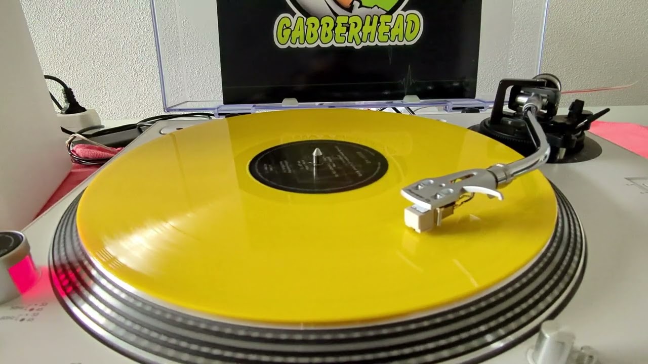 Dj AtomiX & Tha Dodge Jr.– Mad World (Vinyl Video) #hardcore