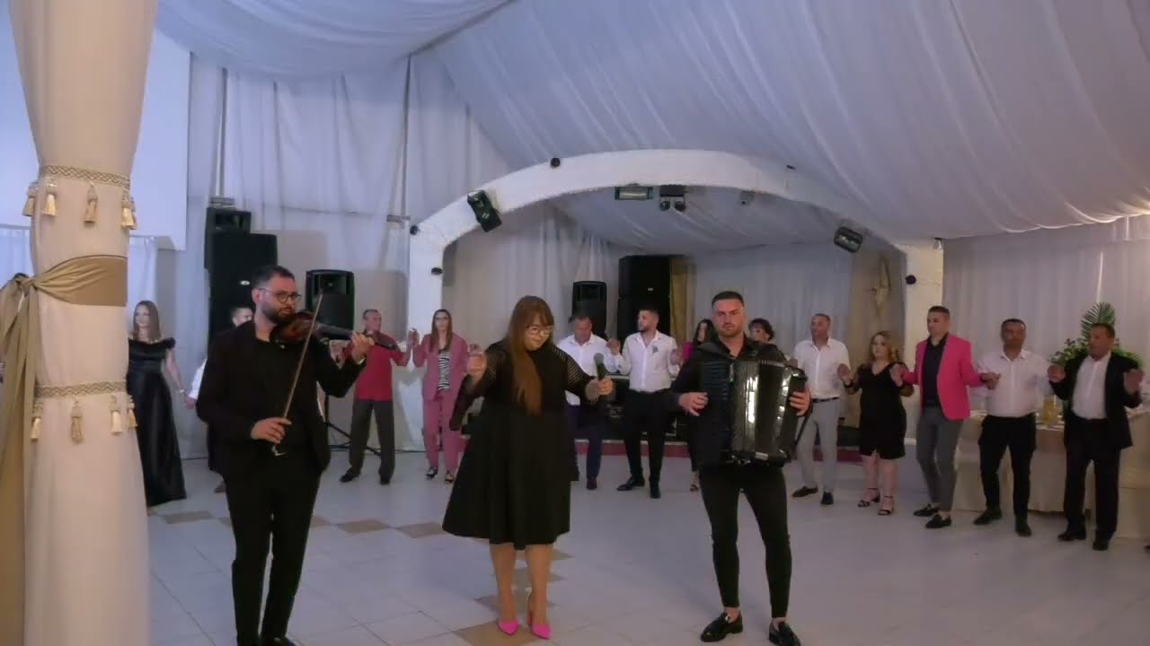 Andreea Marina si Orchestra Balkan - Colaj hora 2024