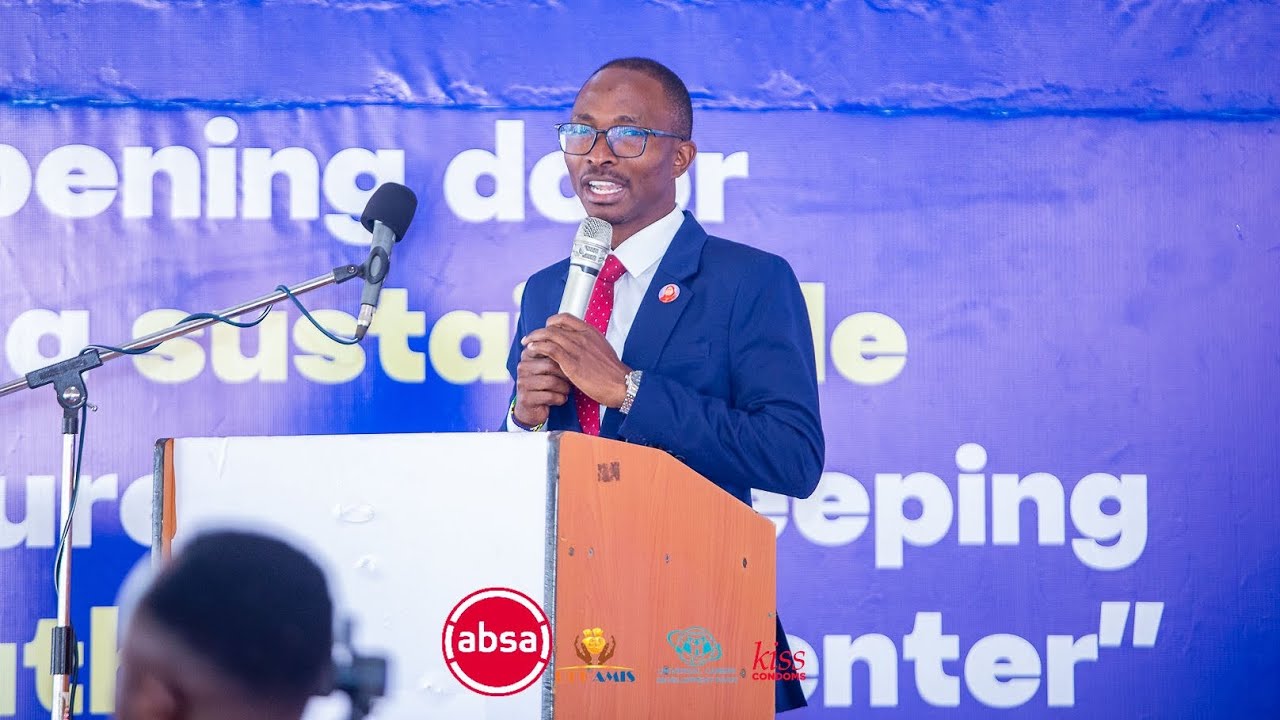 Mh. Jabiri Makame aipongeza Ufaulu project kwa kazi kubwa ya kutoa elimu kwa vijana Tanzania.