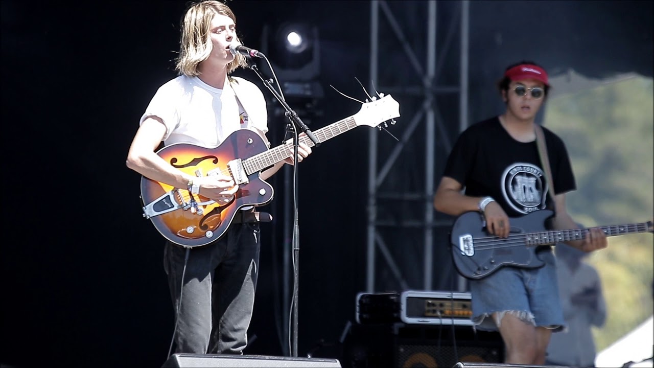 The Velveteins at Rock The Shores 2018: Hanging From The Ceiling