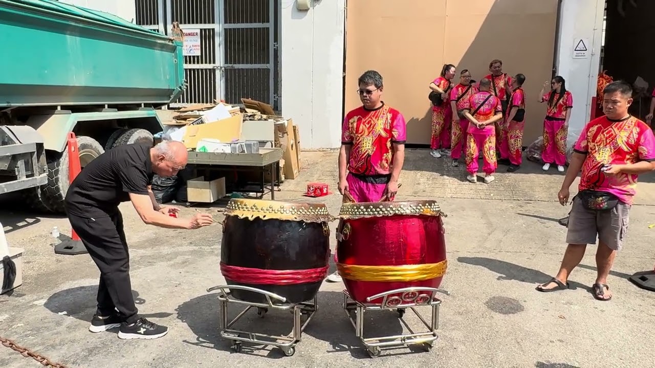 新加坡天興體育會 Tian Heng Lion Dance Drums Dotting Ceremony at Geylang East Ave 8 February 2026