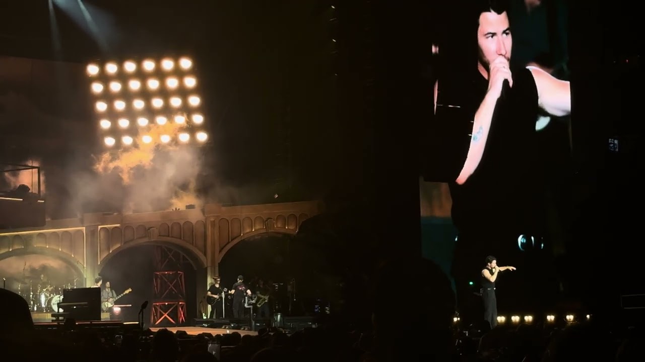 Jonas Brothers w/Family - Please Be Mine/When You Look Me In The Eyes - Jonas 20 - Metlife 08/10/25