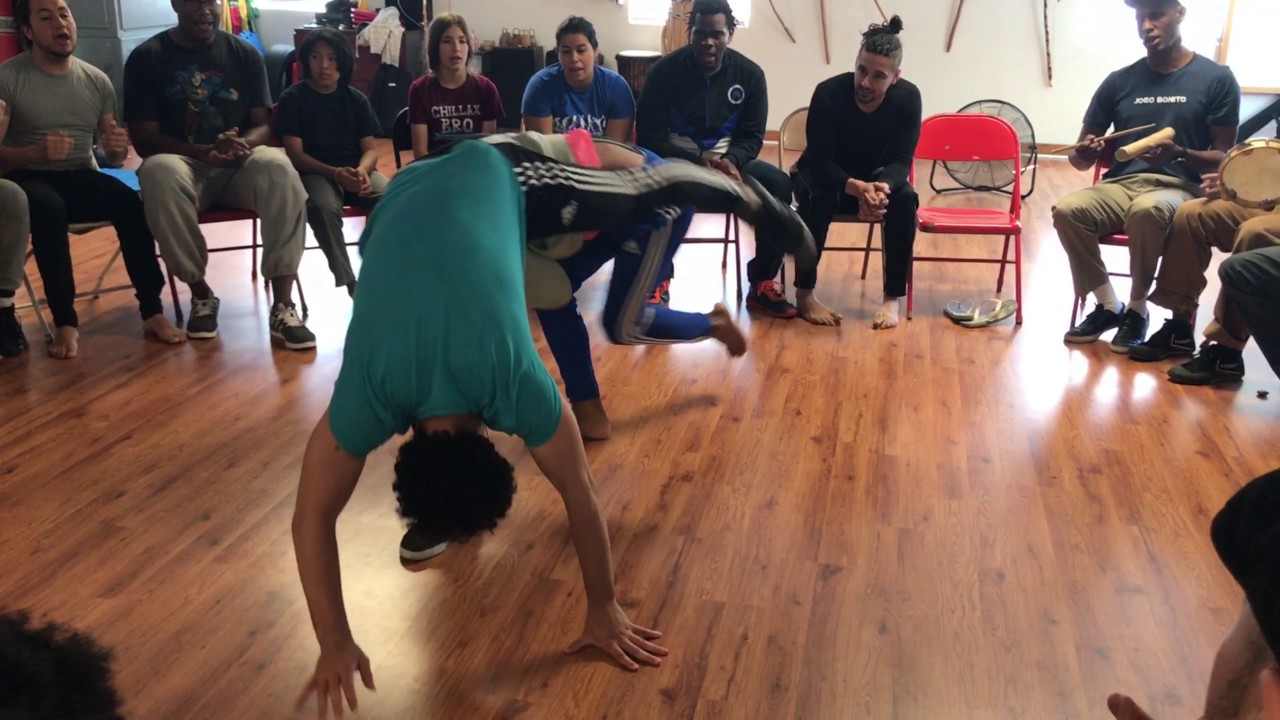 Capoeira Roda - CM Cabecao & Prof. James