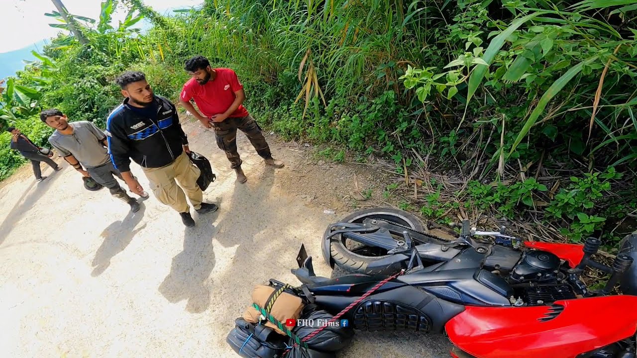 Bike নিয়ে তিন্দুর রাস্তায় পড়ে গেলাম 😢 Help Help ! Bandarban || FHQ Films