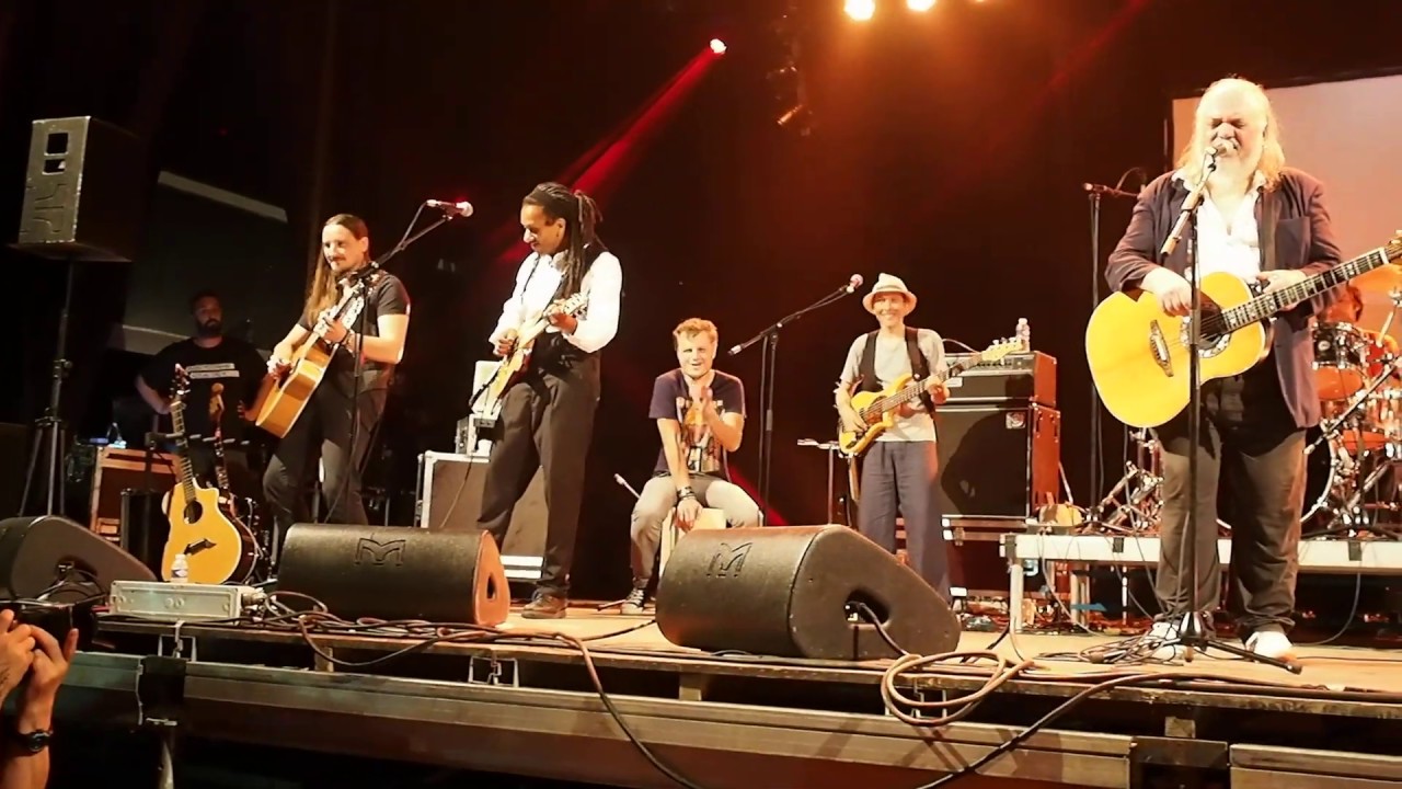 ANGE ET GENS DE LA LUNE à VILLERSEXEL en 2015