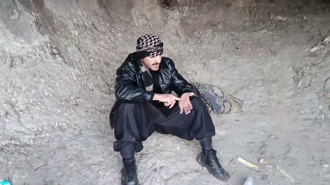 The hard life of Saman and Azar in caves far from the city