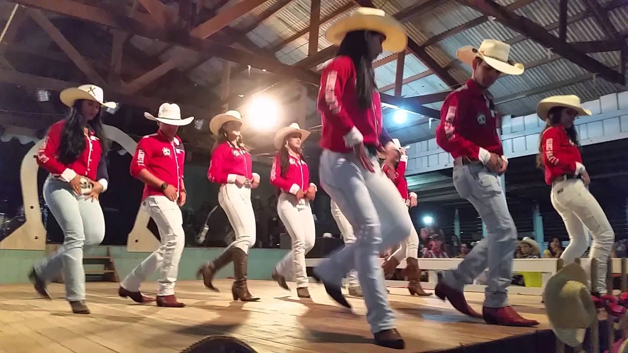 Apresentação de Dança Country/ Sertaneja (Comitiva Te Pego no Laço- AM)