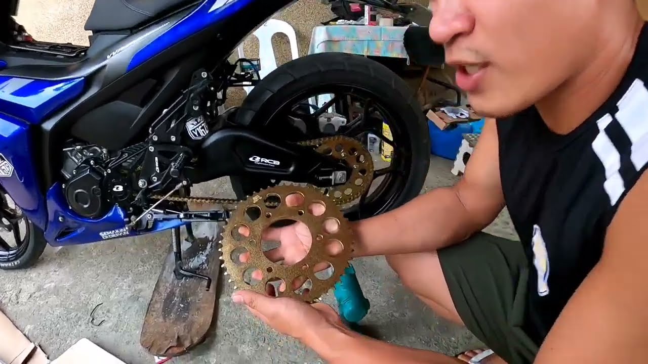 YAMAHA SNIPER 155 RK SPROCKET 49T/UMA RACING SPARK PLUG INSTALLATION.