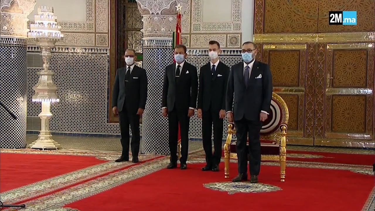 فيديو:  جلالة الملك يترأس مراسم تعيين أعضاء الحكومة الجديدة بفاس