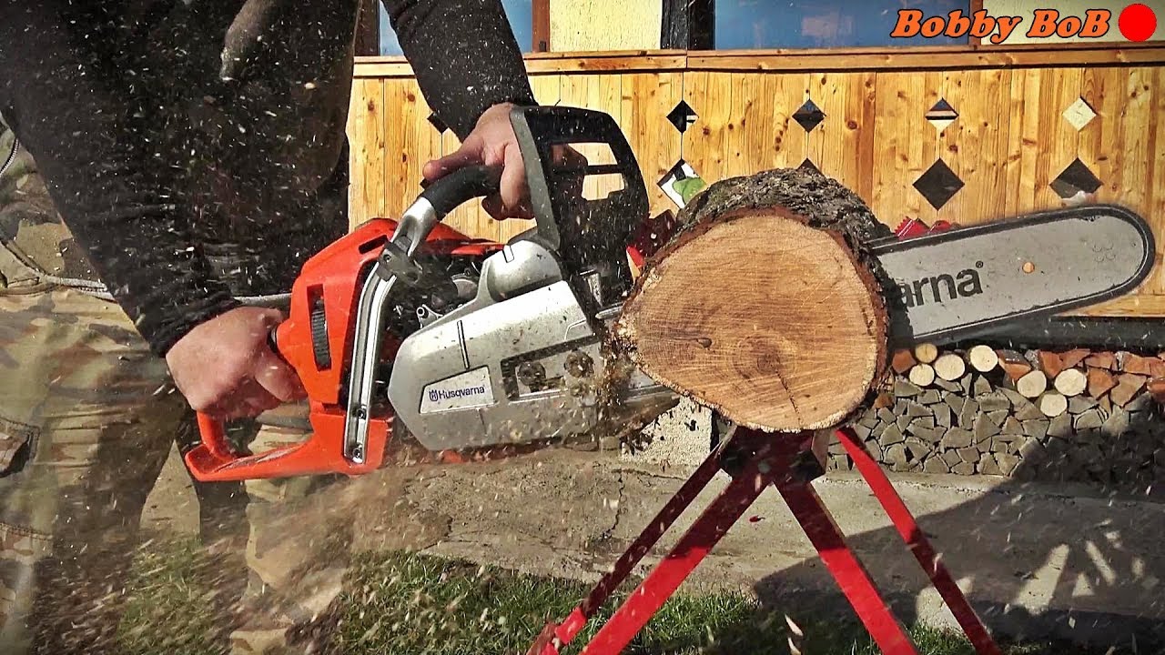 Husqvarna 550 XP -  FIRST START and few cuts / PRIMA PORNIRE si cateva taieturi