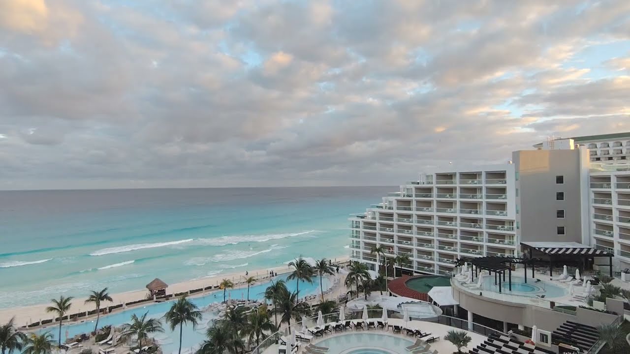 Hard Rock Hotel Cancun Mexico - UFO?