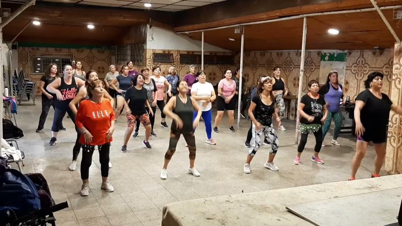 Baile entretenido 12 Lunes 16 de Marzo 2026 profesora Angela Sierra club los 120 lo Espejo