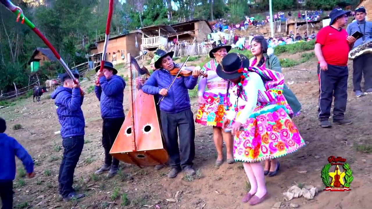 SALCABAMABA TIERRA DEL SANTIAGO CON YUNGOR FLOR ANDINA Y PRINCESITAS DE SURCUBAMBA EXPRESION ANDINA