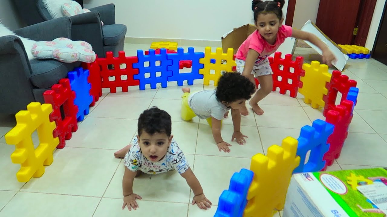 سوينا حوش بالصالة بلعبة التركيبات مع لولو وتوتو وأنس!!