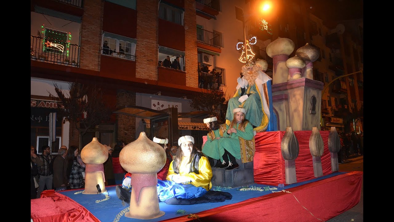 Los Magos llegan Alcañiz cargaditos de regalos