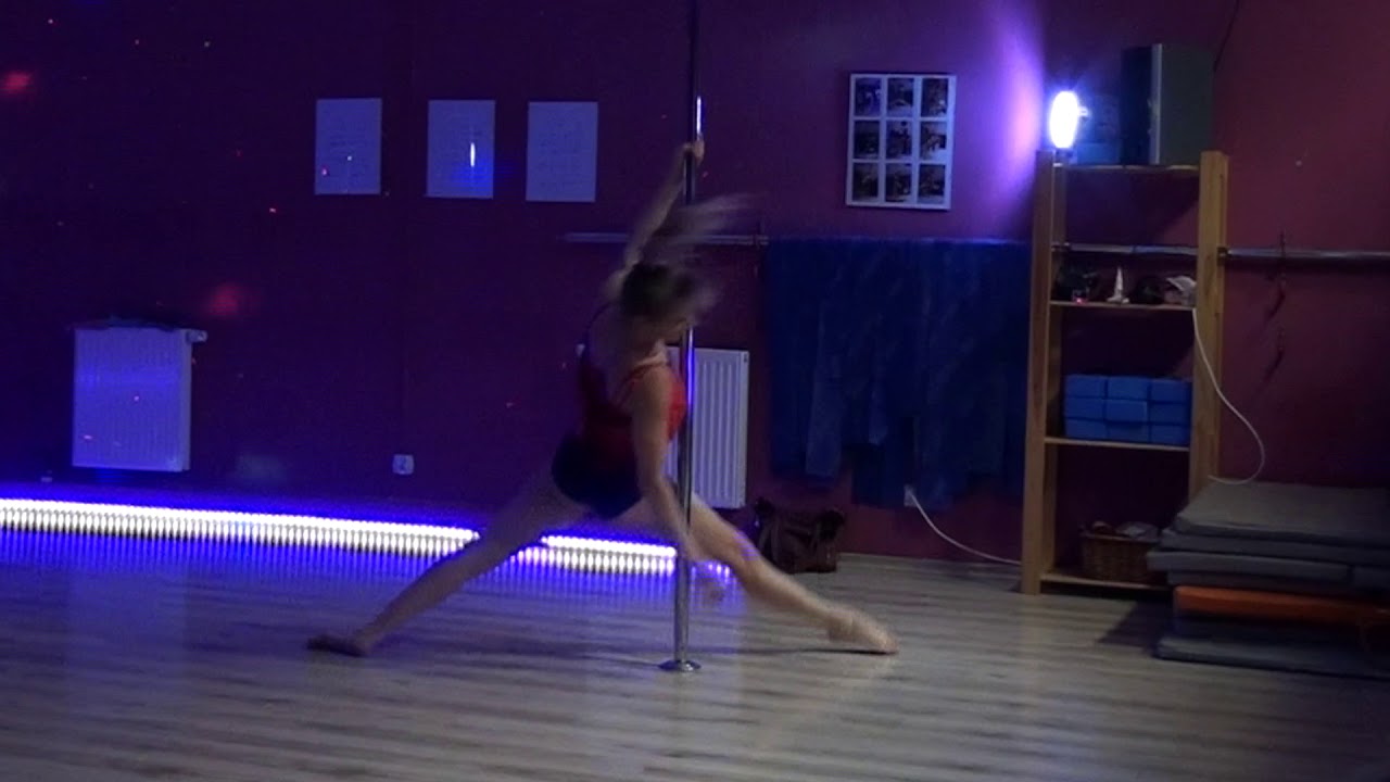 Pole Dance show Joanna Derybowska w Pole Art Studio na imprezie karnawałowej 2018