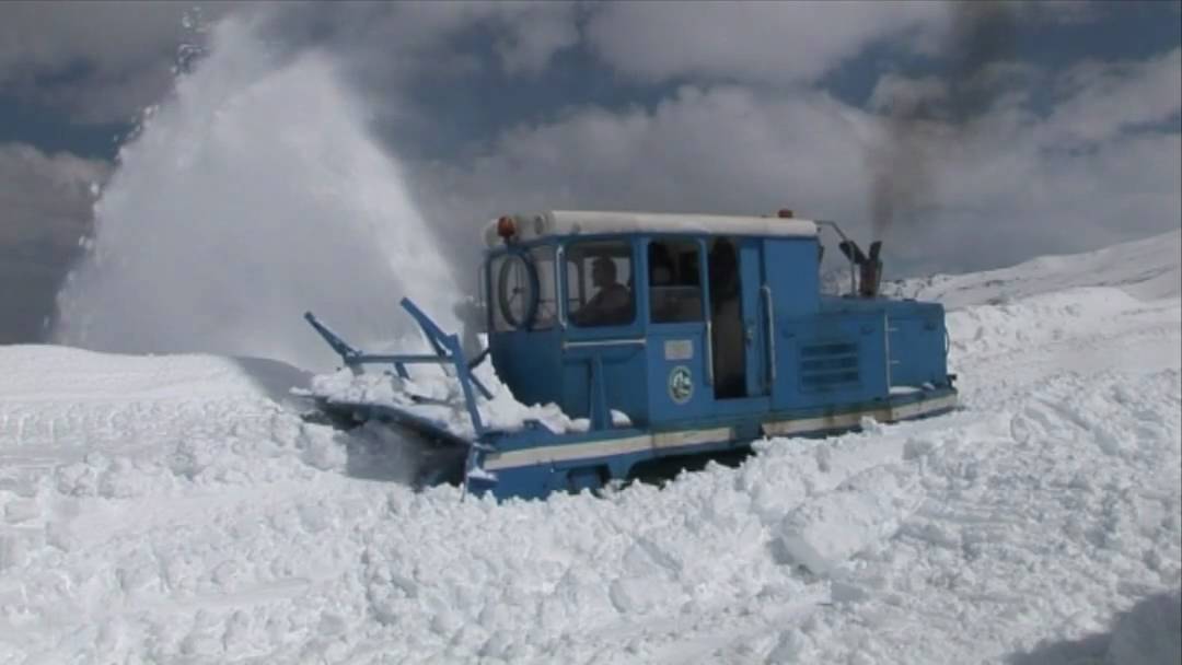 Schneeräumung am Großglockner 2009