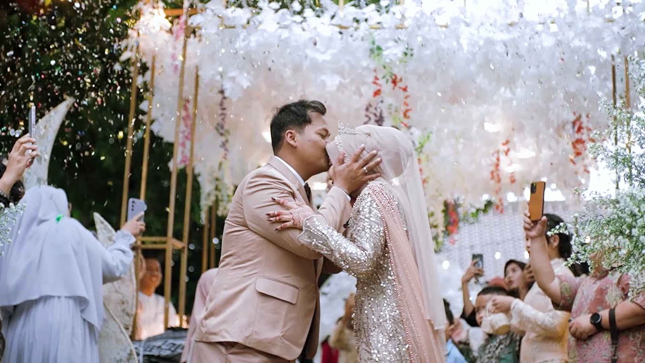 Cinematic Wedding Outdoor Indah dan Aris | Sony A6400 - 35mm | #weddingoutdoor #cinematicwedding