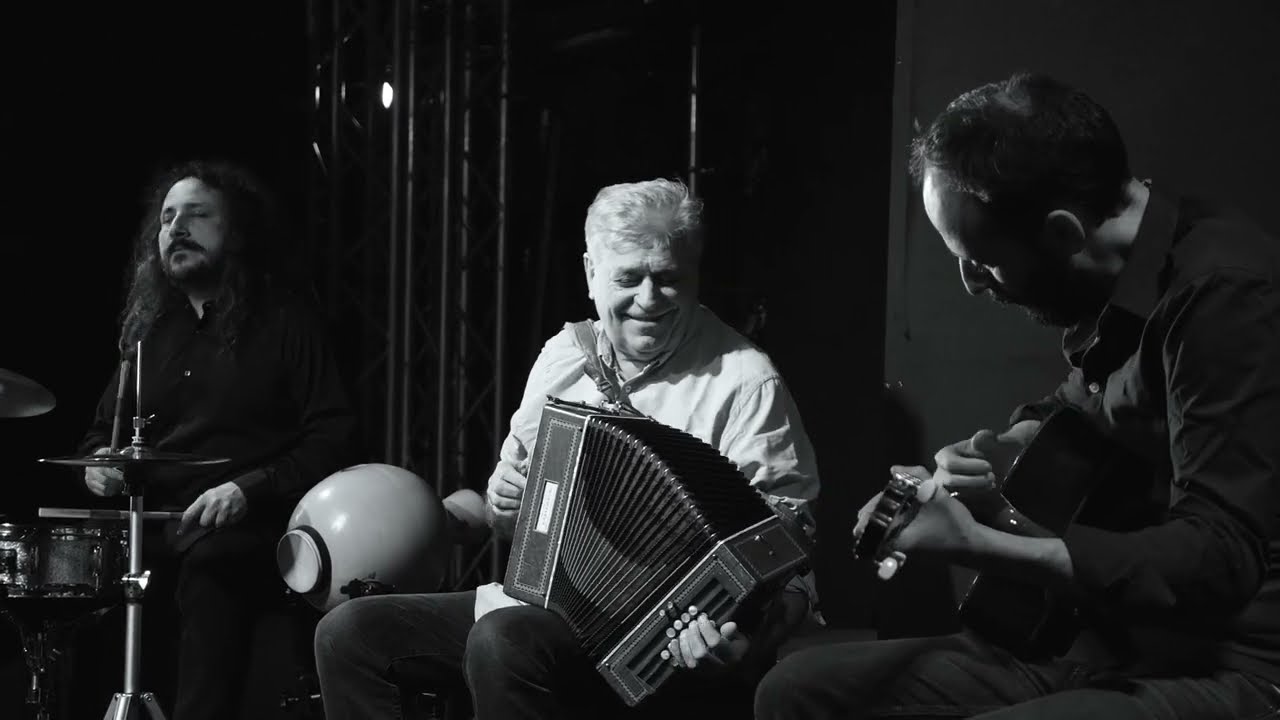 Riccardo Tesi & Elastic Trio  - Valzer d'aprile (Riccardo Tesi)