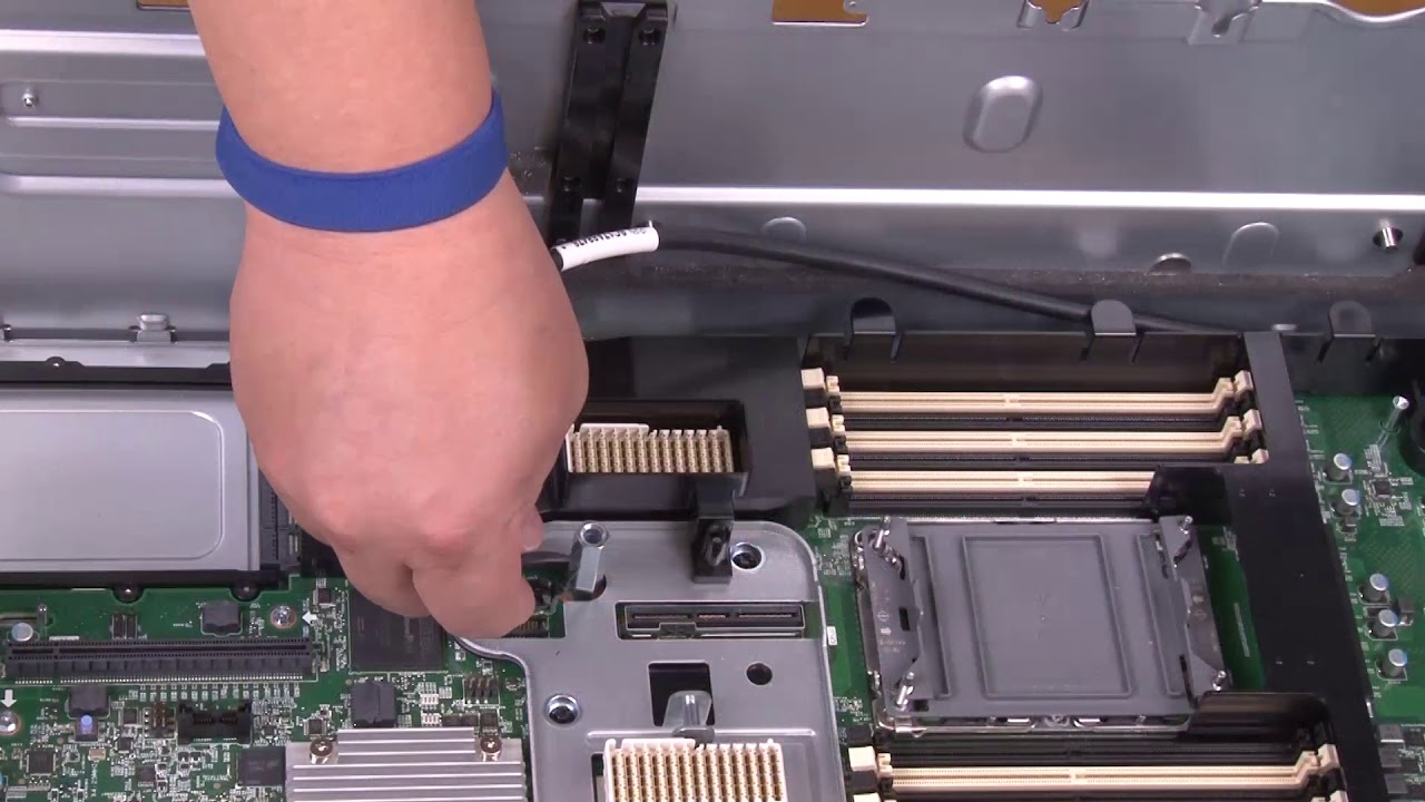 Lenovo ThinkSystem SR860 V2 installing an USB front panel module