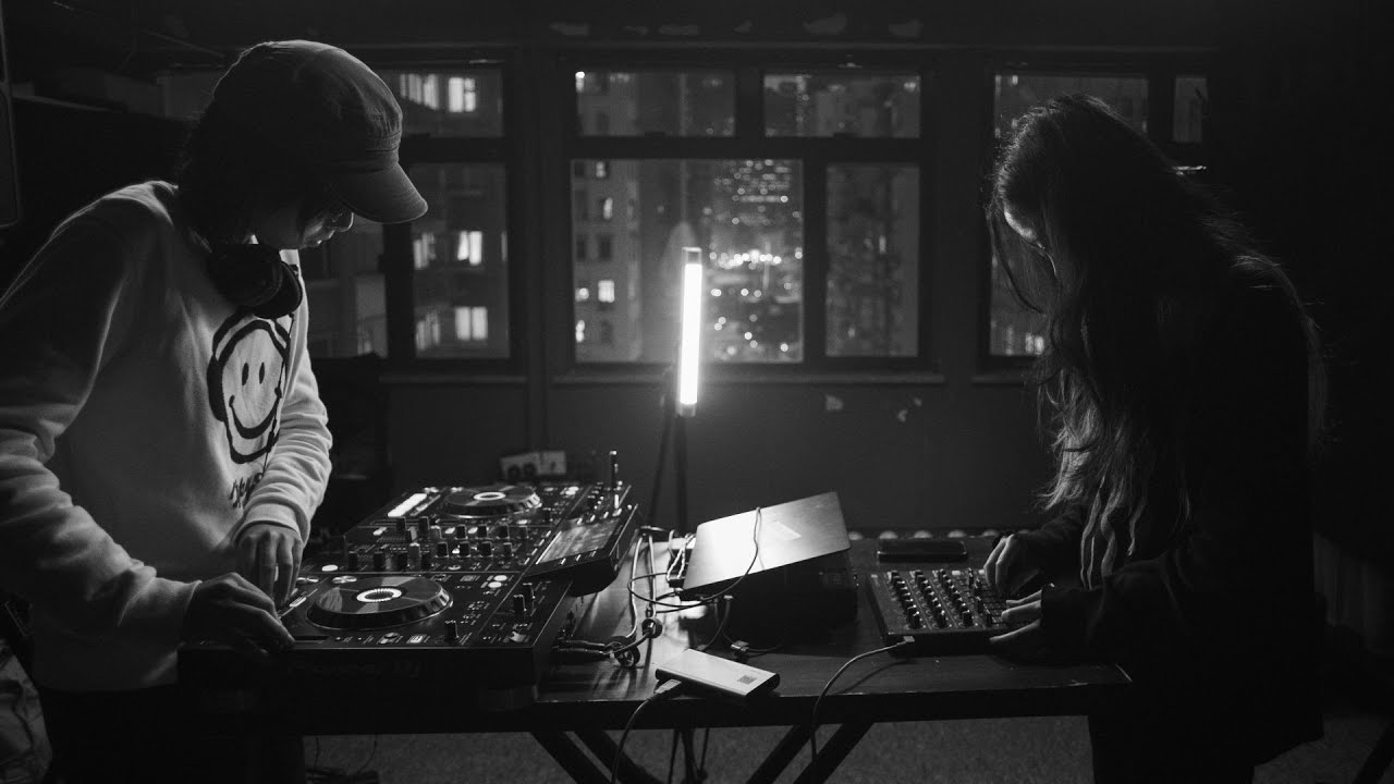 Tzu Ni & ASTROJOKE LIVE at Cult Radio Offline Event at @TwentyAlpha  - 06/12/2025