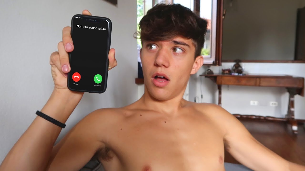 I FAN SCOPRONO IL NUMERO DI VALERIO MAZZEI...