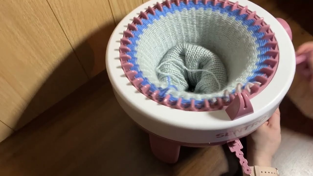 How to Make a Scarf on the Sentro 40 Pin Knitting Machine