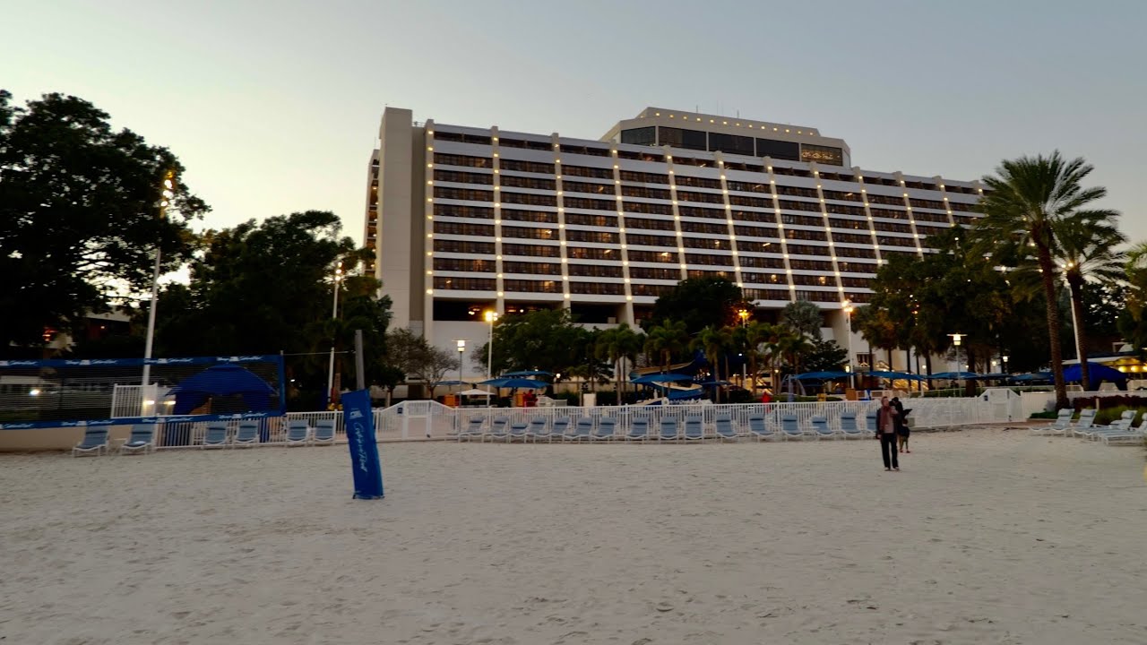 Disney's Contemporary Resort 2025 Evening Sights & Sounds in 4K | Walt Disney World December 2025