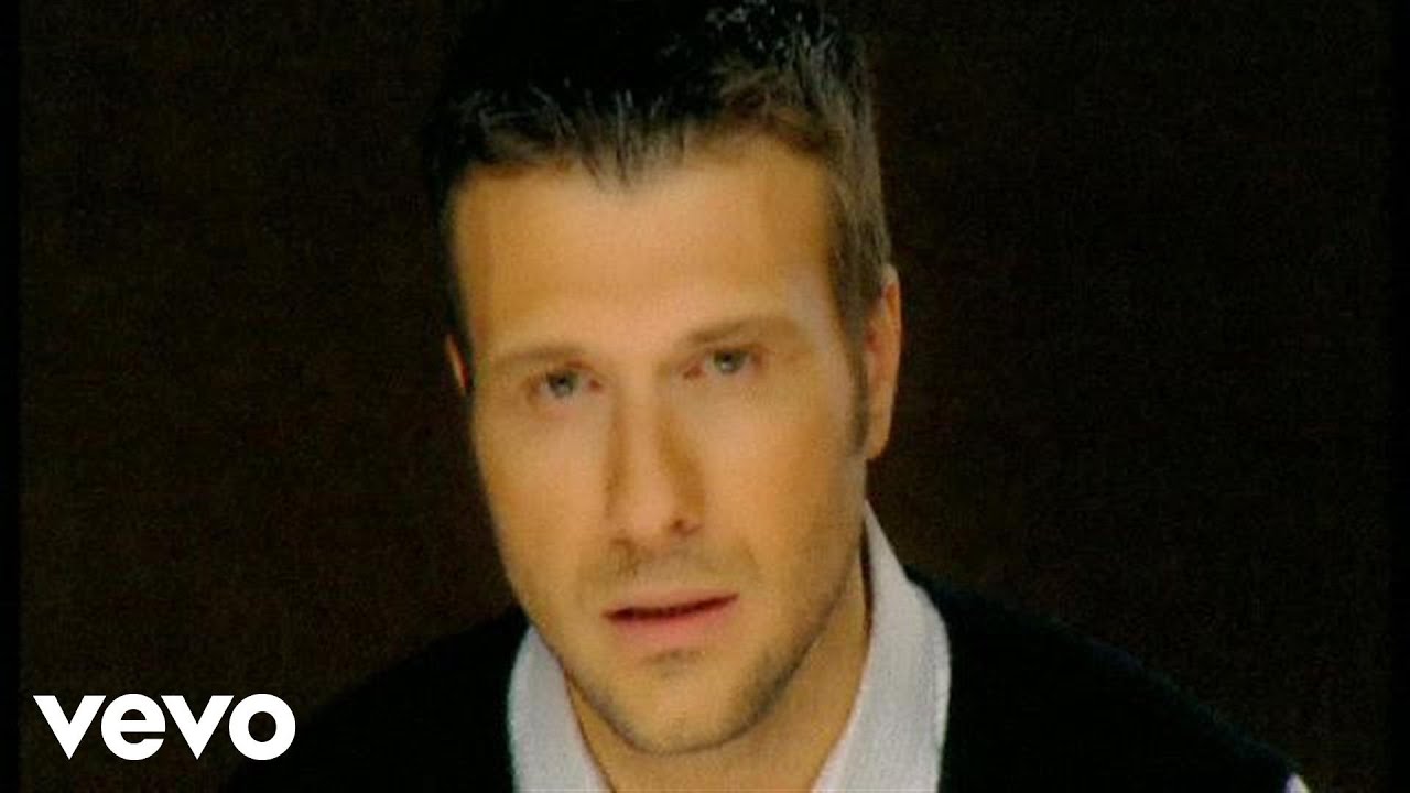 Giannis Ploutarhos - Enas Adras Pou Agapouse Dihos Oria