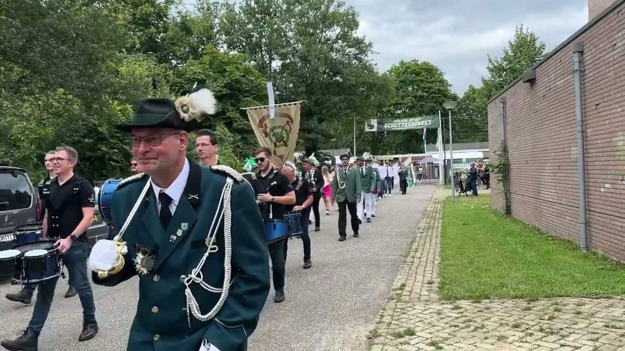 Vertrek uithalen koningsparen 2024 | Schuttersfeest E.M.M. Dinxperlo