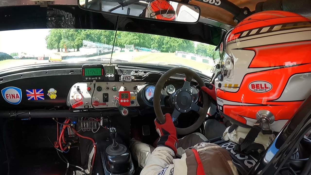 CSCC Swinging Sixties Group 1 Race at Cadwell Park  - MG Midget No. 40