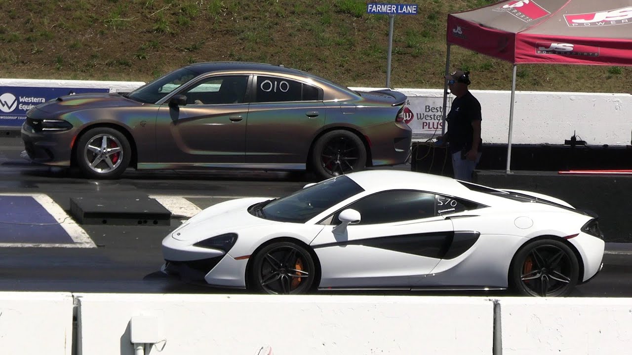 Hellcat vs McLaren - drag racing