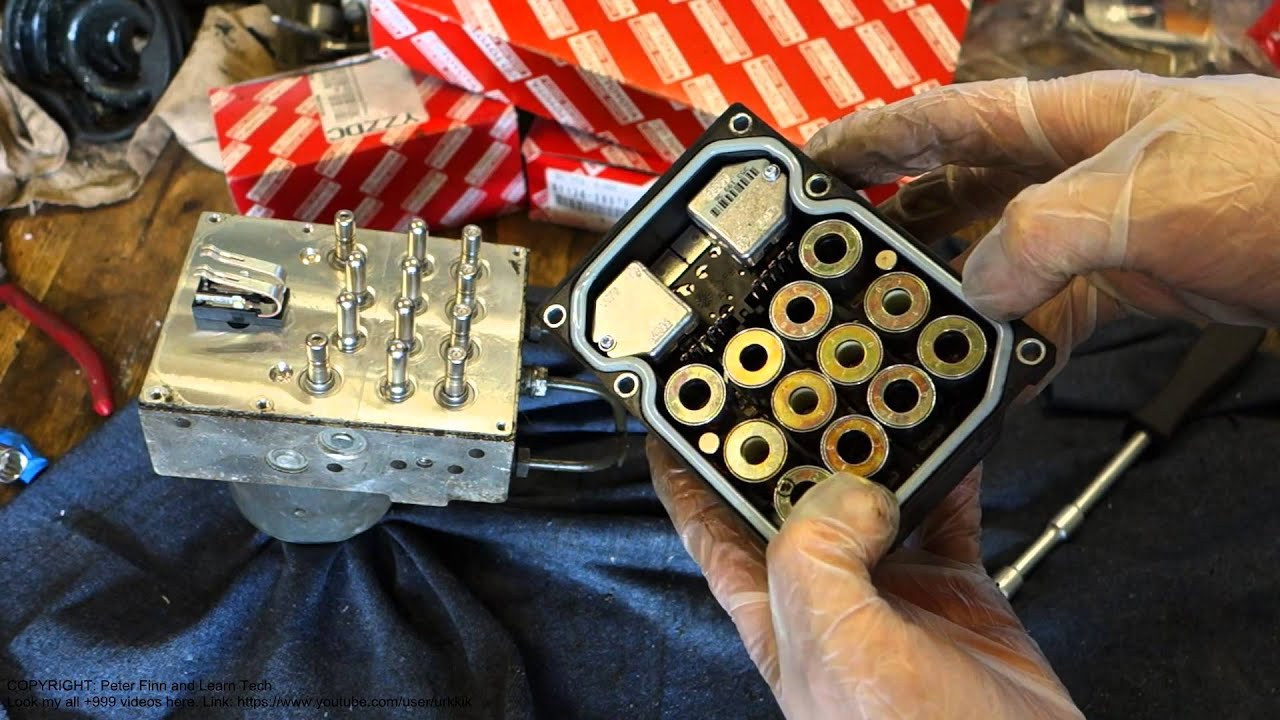 How works ABS central unit in car or truck