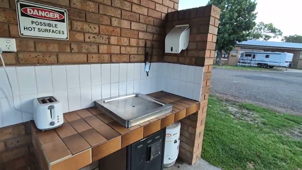 Прогулка по туристическому парку Гундагай в Новом Южном Уэльсе.