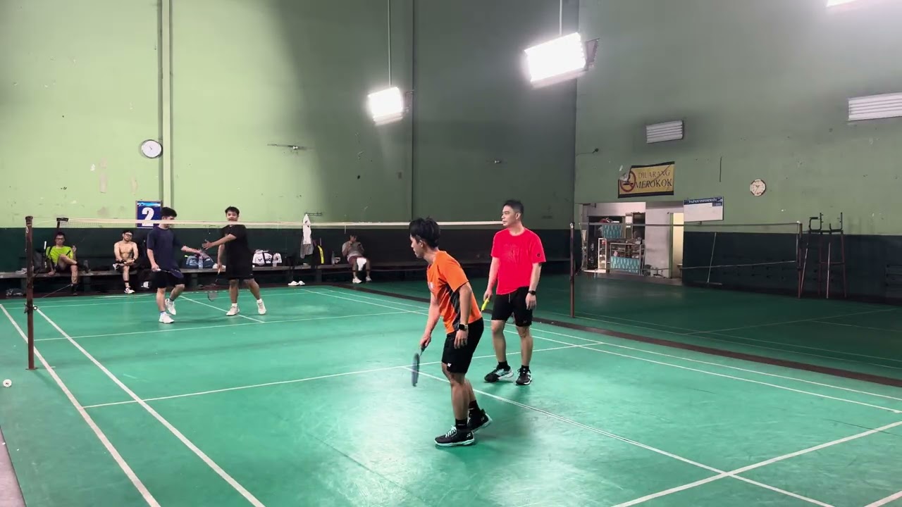 Franz / Rivo vs Jonathan / Raka - Badminton for hobby (Bros)