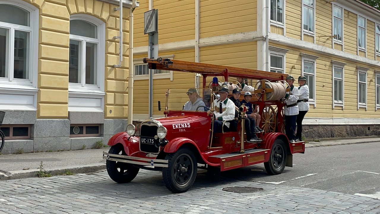 Vanhojen paloautojen paraati Tammisaaressa 5.7.2025 / old firetrucks day parade 2025 in Tammisaari