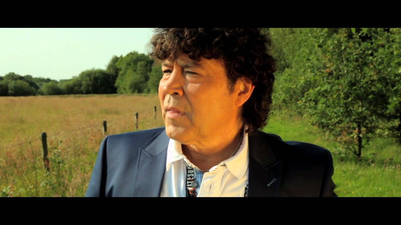 Dennie Christian - Ik kijk je aan Officiële Videoclip