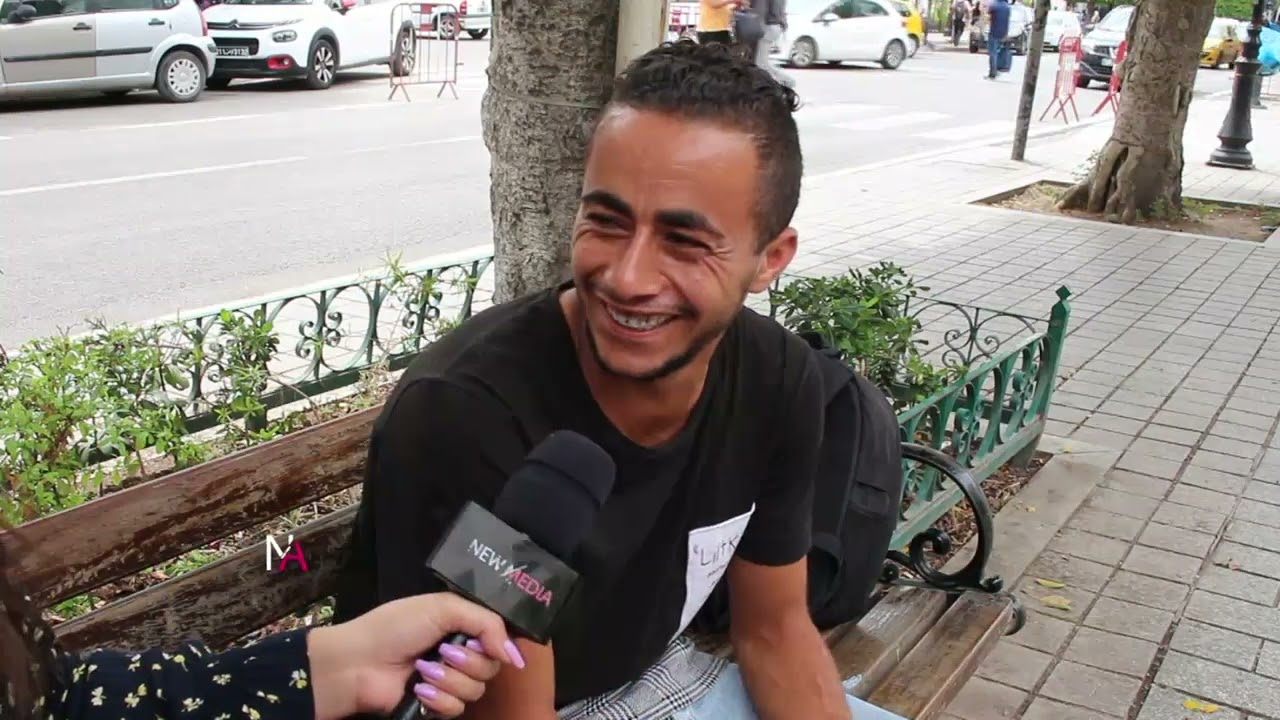 🤣 عندي بنت حلال مافي بلهاش مانخدمش .. نحب نقلها سامحني كذبت عليك