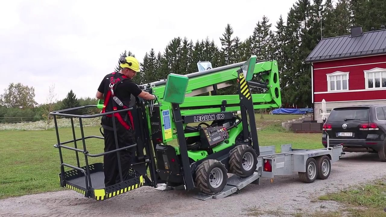 Leguan Lifts in action: Gutter cleaning with Leguan 190 - Easy transportation with Leguan trailer