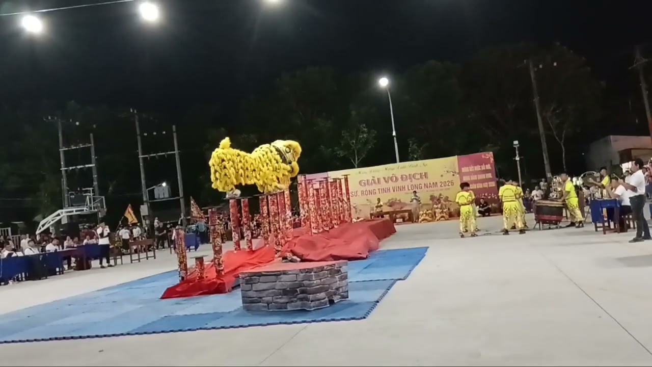 28 tết đậu đi xem múa lân Mời cả nhà xem clip nhé