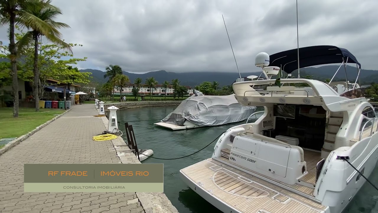 Porto Frade em Angra dos Reis. Casa com 04 suítes.