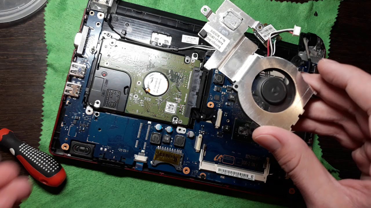 Разборка и замена термопасты Samsung n150 Plus