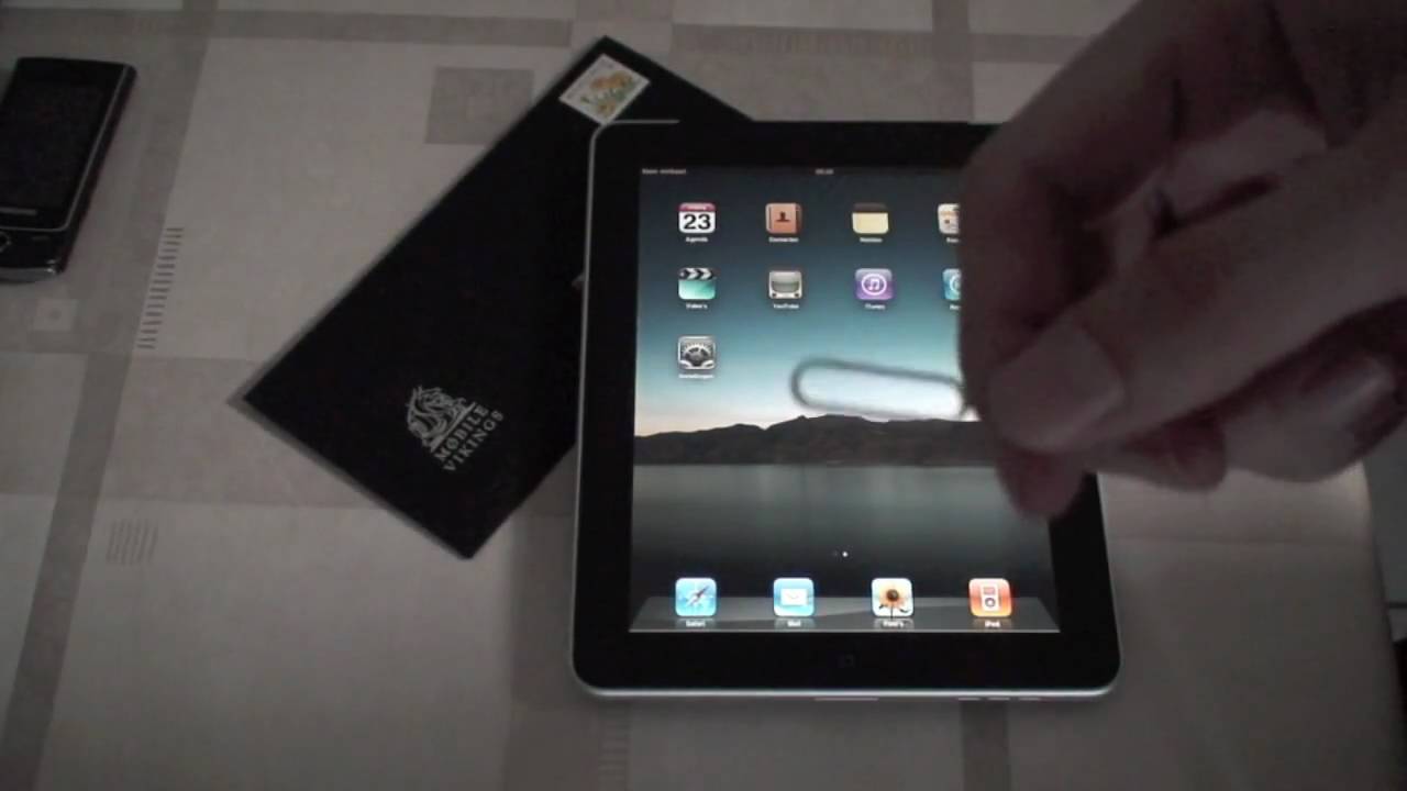 Apple iPad unboxing & first start up