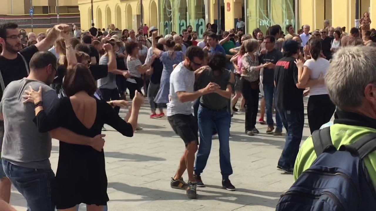 Sant Andreu Jazz Band, “My Baby Just Cares for Me,” Swing Dancing@Plaza Can Fabra.
