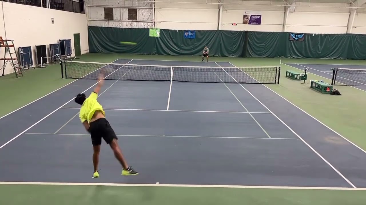 D1 vs D2 tennis player